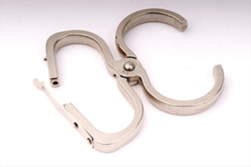 Szczypce do kontroli zatrzymanych-więźniów.jpg